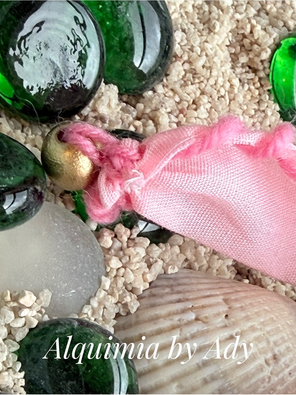 AMERICANA + pink bandanna Gold shell charm choker necklace - Picture 7 of 7